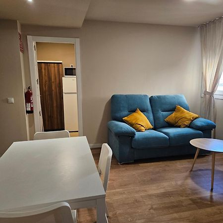 Apartamentos Picasso Алькала-де-Енарес Номер фото