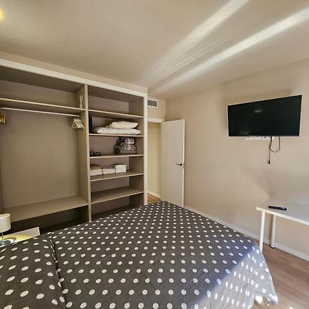 Apartamentos Picasso Алькала-де-Енарес Номер фото