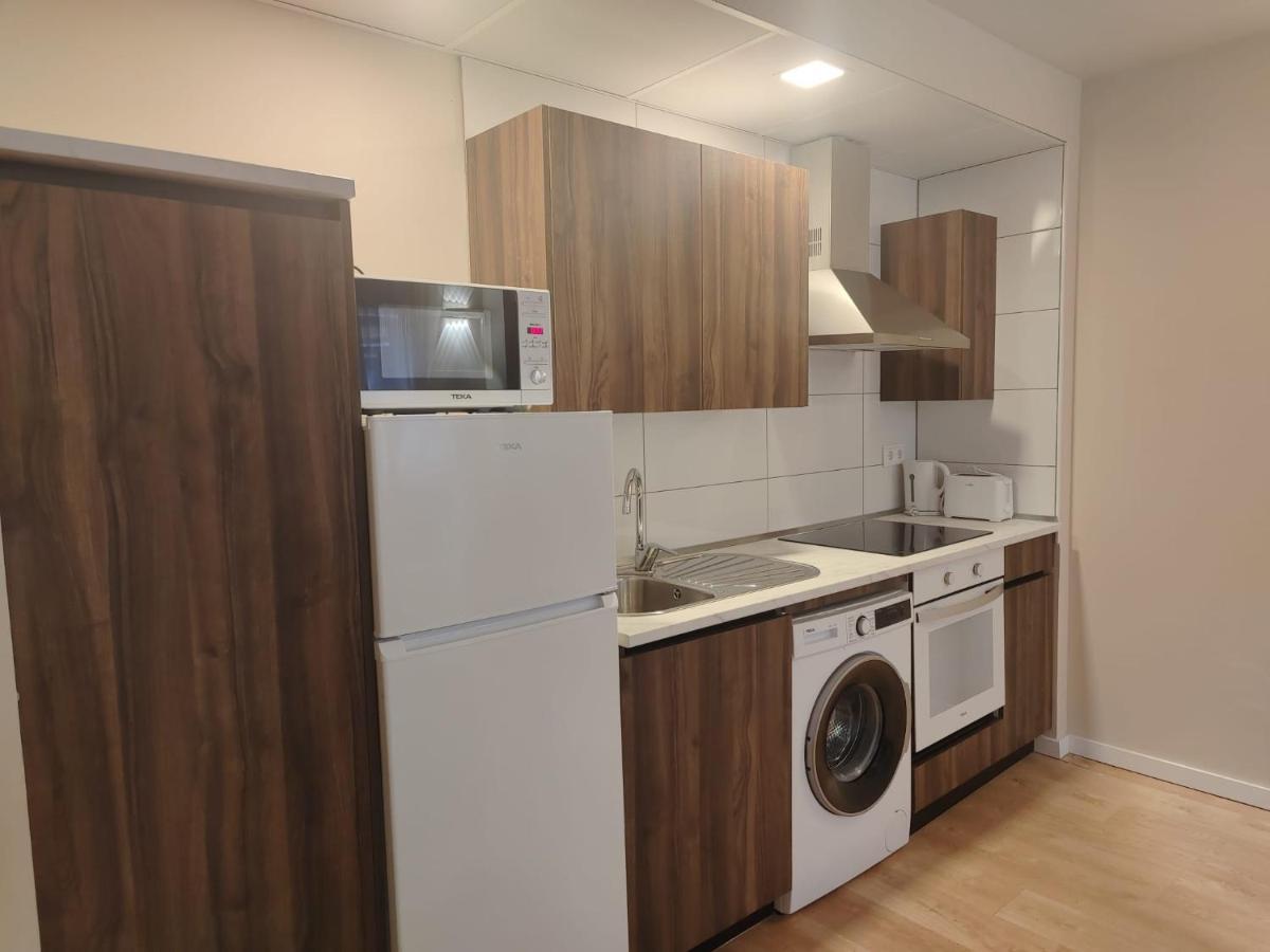 Apartamentos Picasso Алькала-де-Енарес Екстер'єр фото