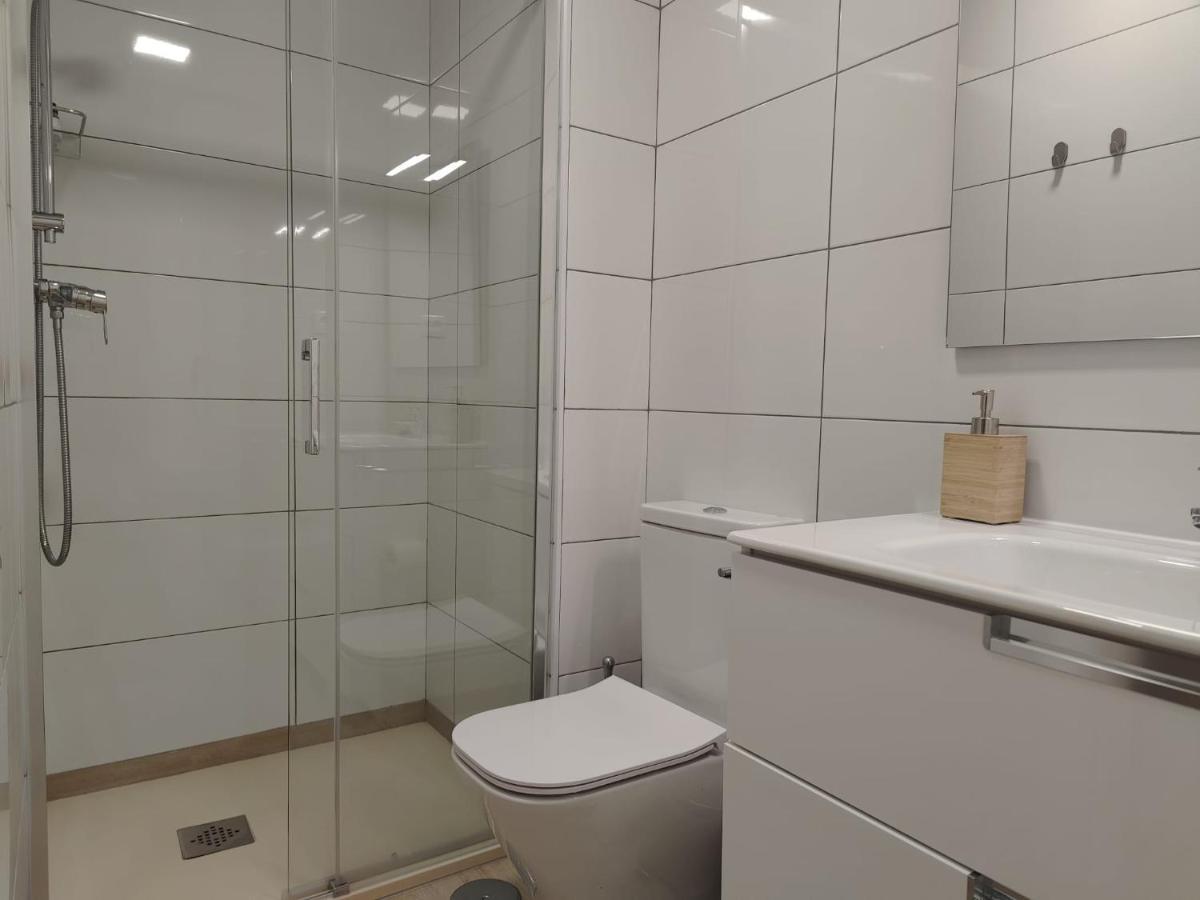Apartamentos Picasso Алькала-де-Енарес Екстер'єр фото