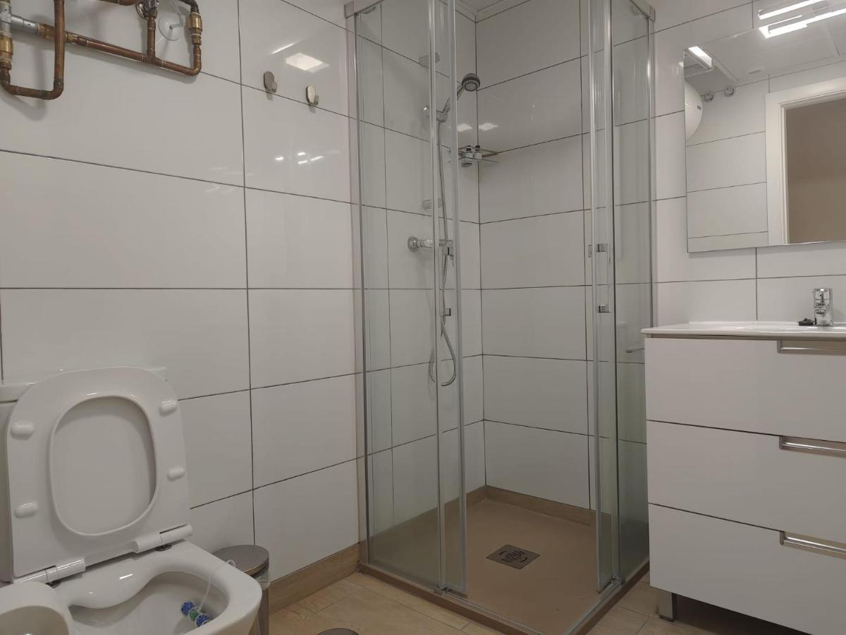 Apartamentos Picasso Алькала-де-Енарес Екстер'єр фото
