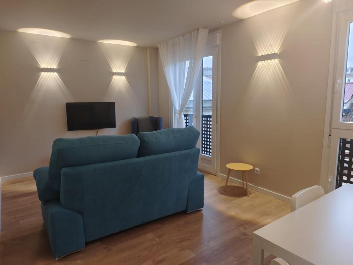 Apartamentos Picasso Алькала-де-Енарес Екстер'єр фото