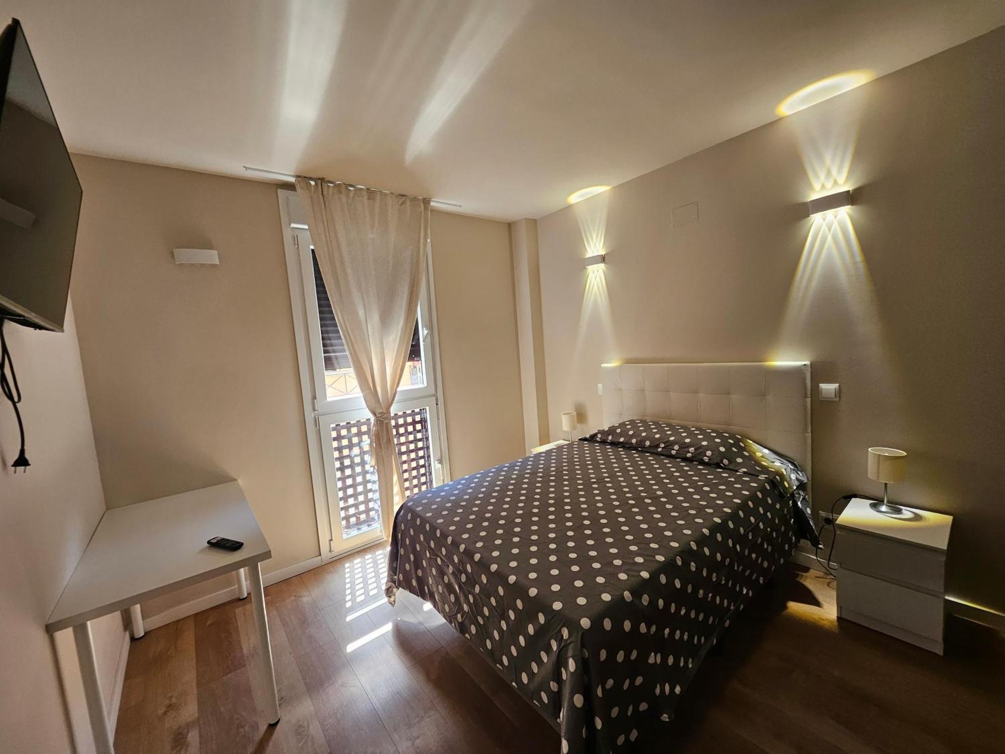 Apartamentos Picasso Алькала-де-Енарес Номер фото