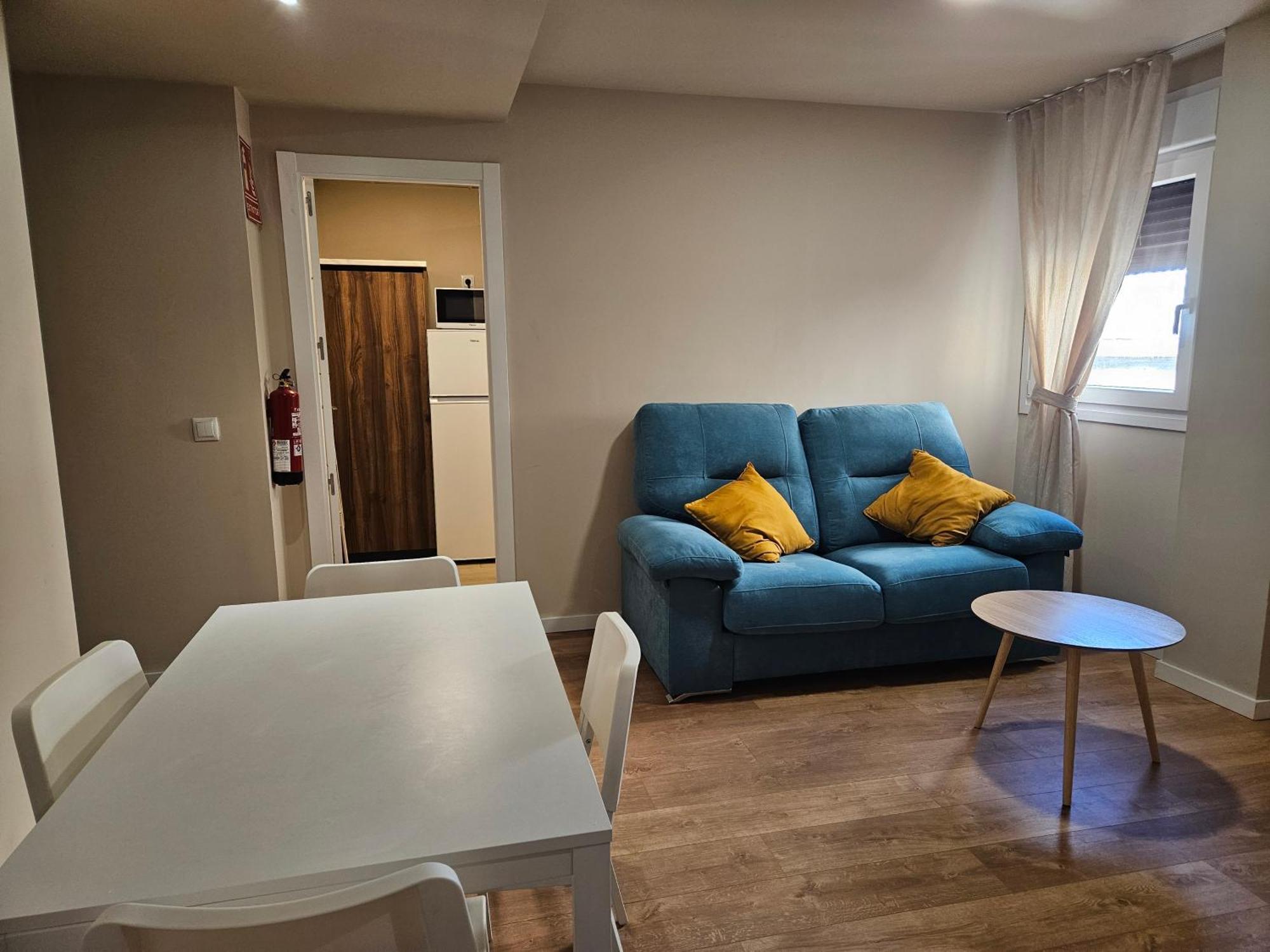 Apartamentos Picasso Алькала-де-Енарес Номер фото