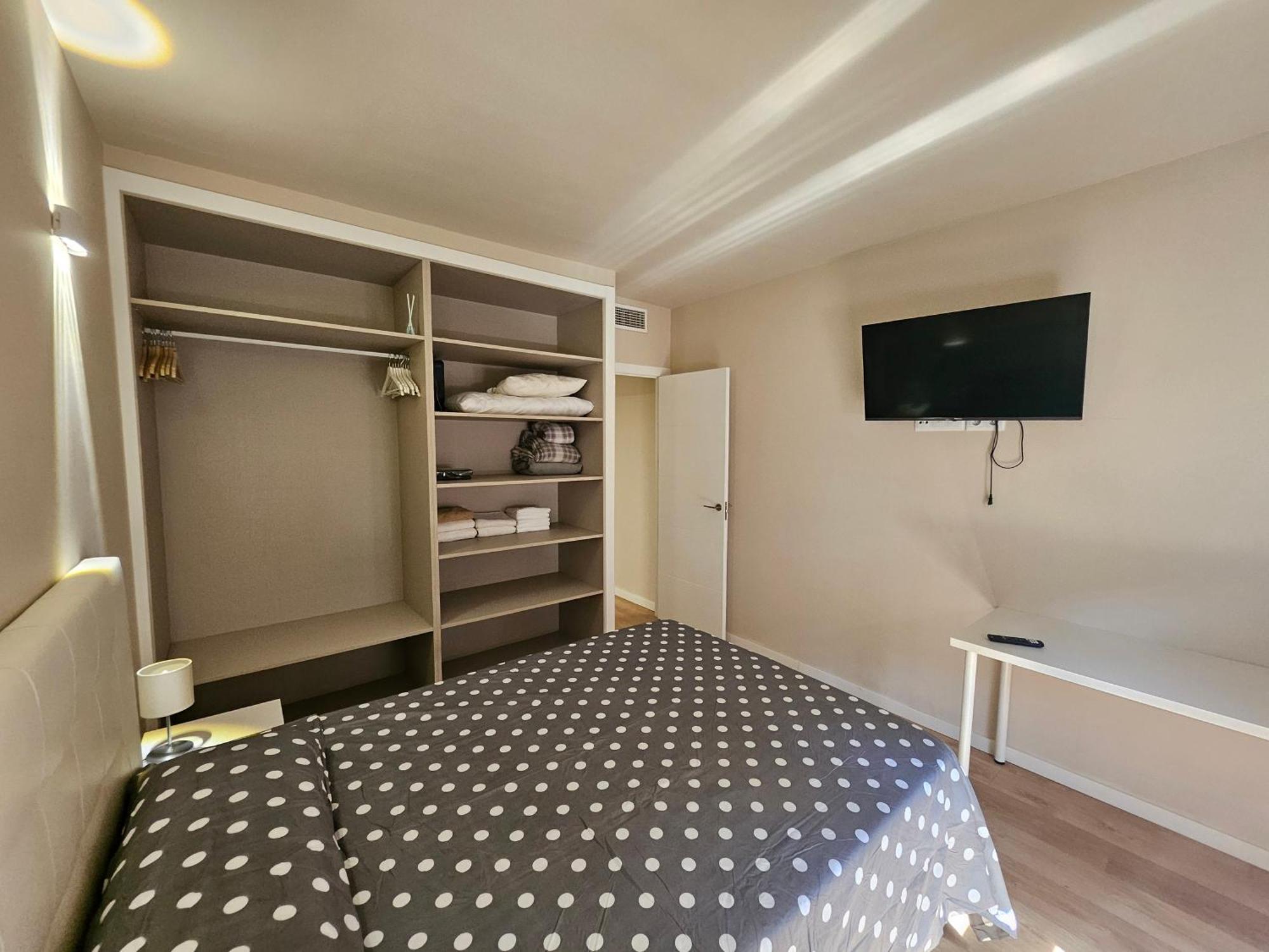 Apartamentos Picasso Алькала-де-Енарес Номер фото